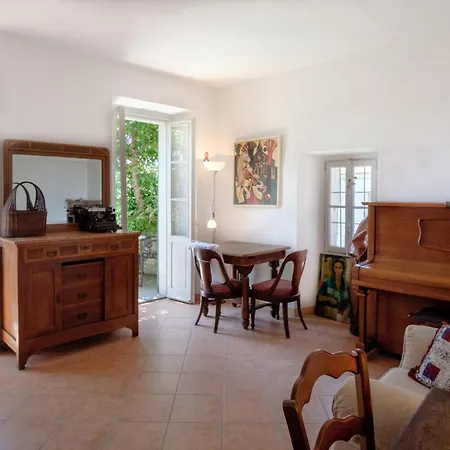 Sula' - In The Village With Lake View And Patio Casa vacanze