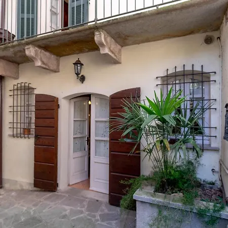 Casa vacanze Sula' - In The Village With Lake View And Patio *